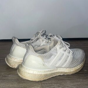 SZ4Y (5.5W) WHITE Adidas ultra boost